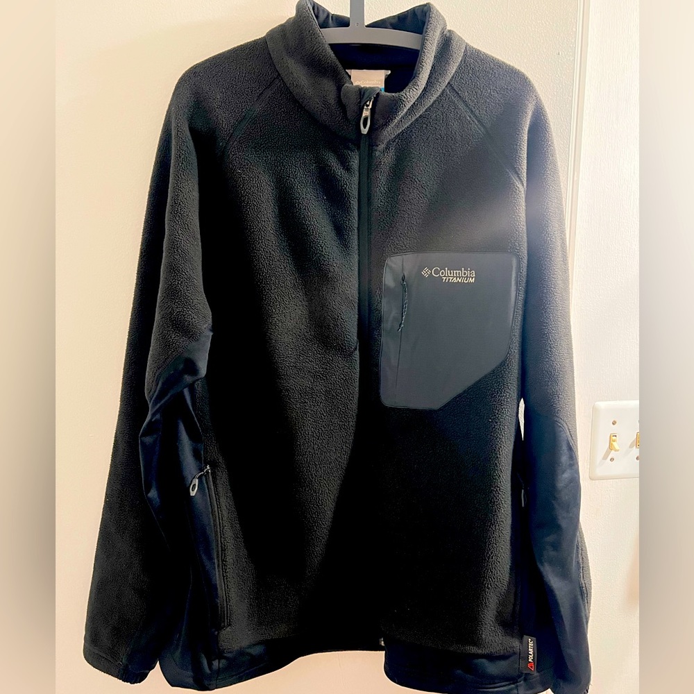 Columbia sweater great condition. Used twice. Size XL